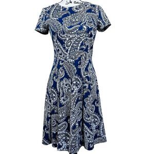 Michael Kors Pleated Blue White paisley print Dress Short Sleeve size 8 elegant